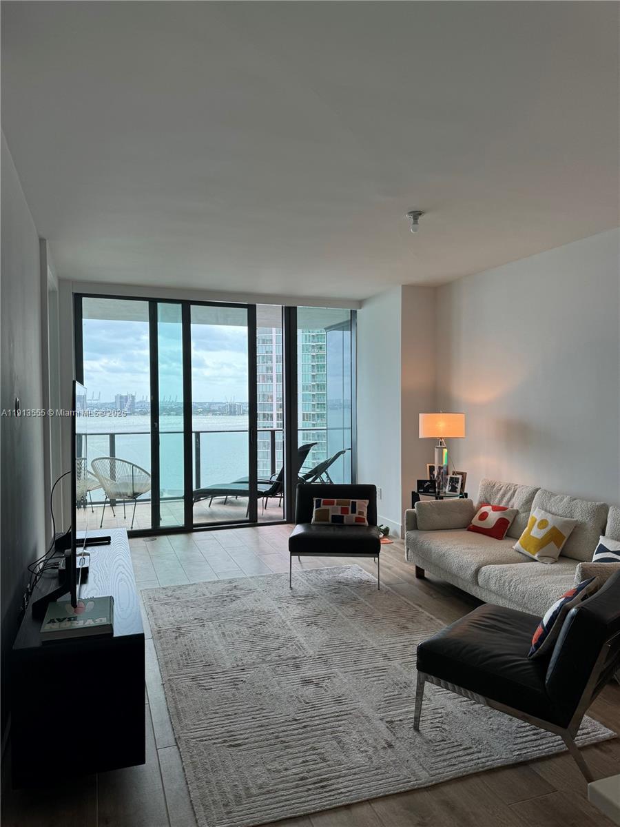 650 NE 32 street # 1805