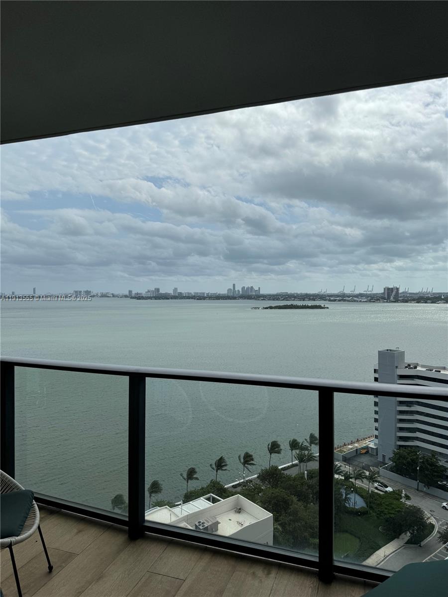 650 NE 32 street # 1805