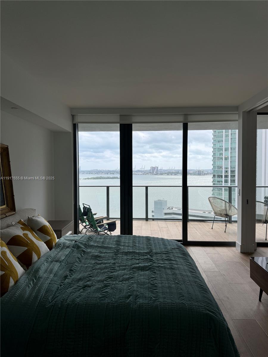 650 NE 32 street # 1805