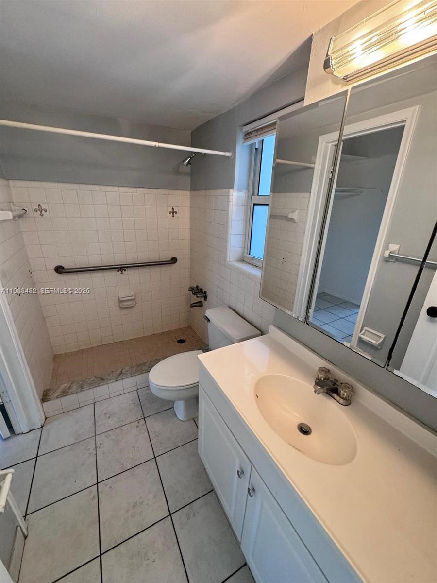 1001 SE 16th St # 1