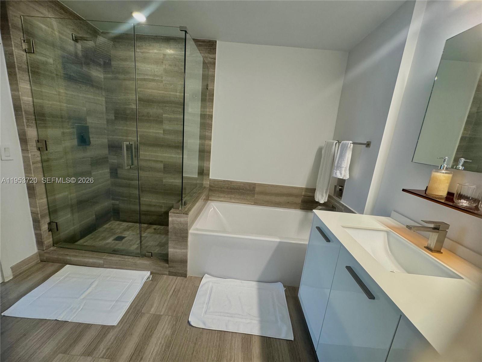 1300 Brickell Bay Dr # 2504