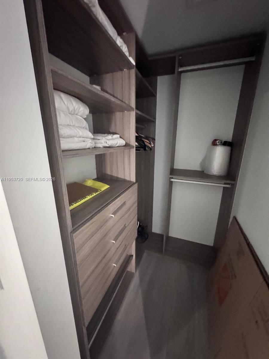 1300 Brickell Bay Dr # 2504