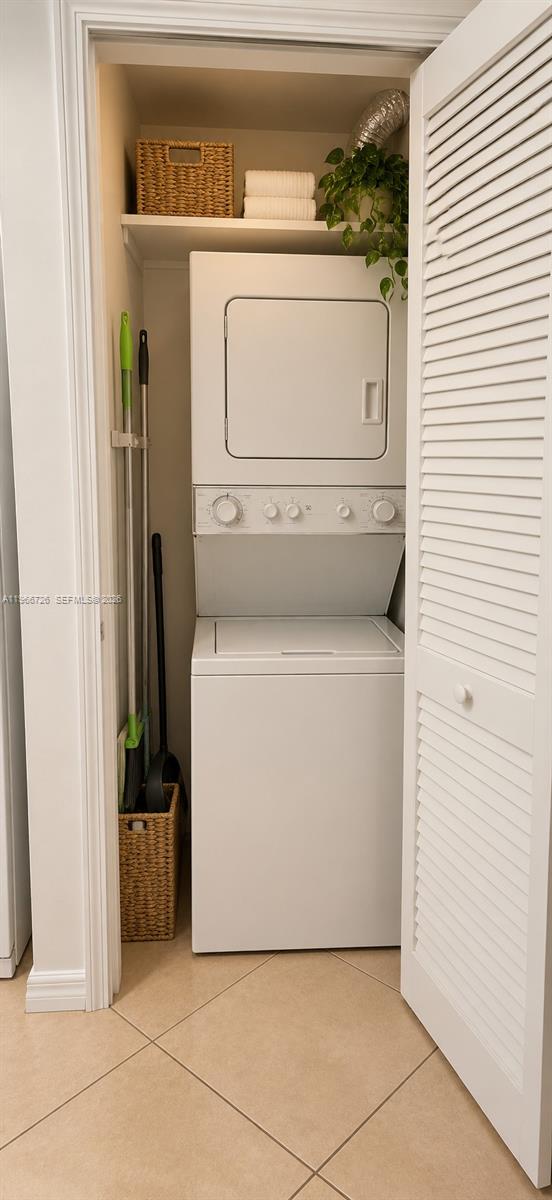 22621 SW 88th Pl # 8 Unit: 302-8