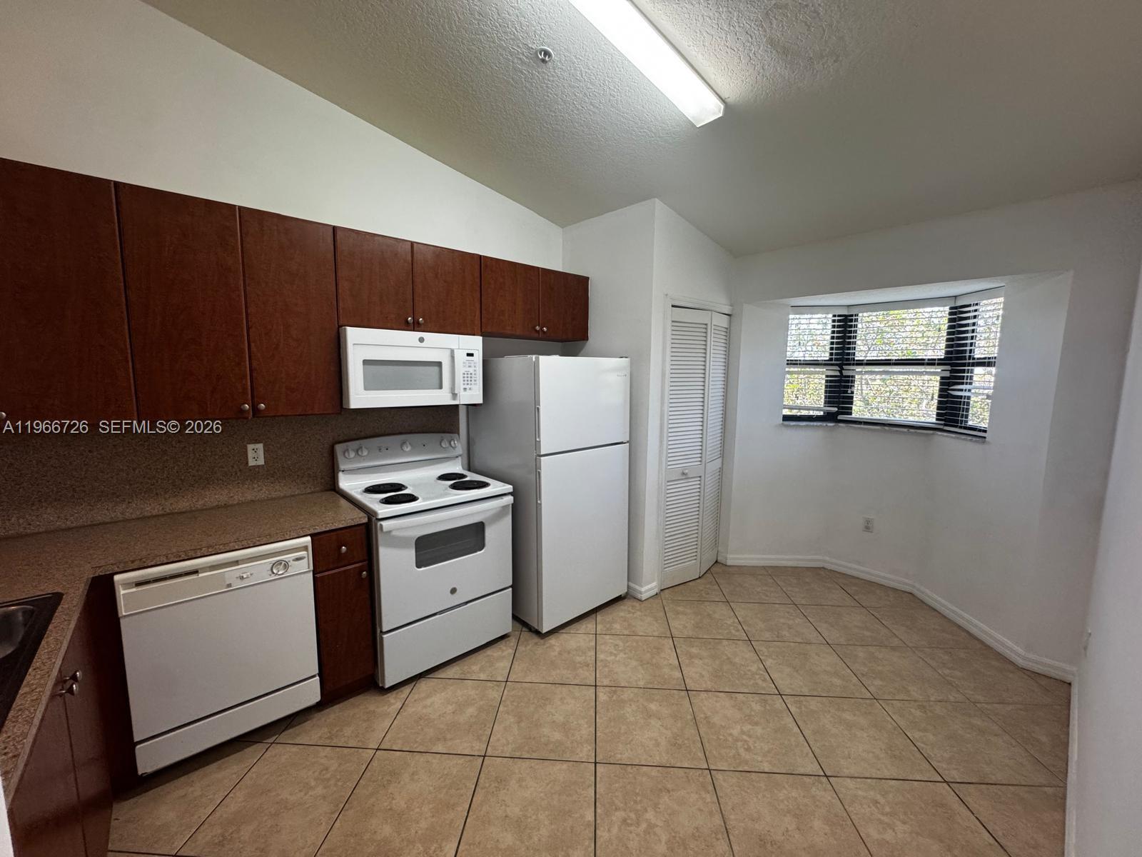 22621 SW 88th Pl # 8 Unit: 302-8