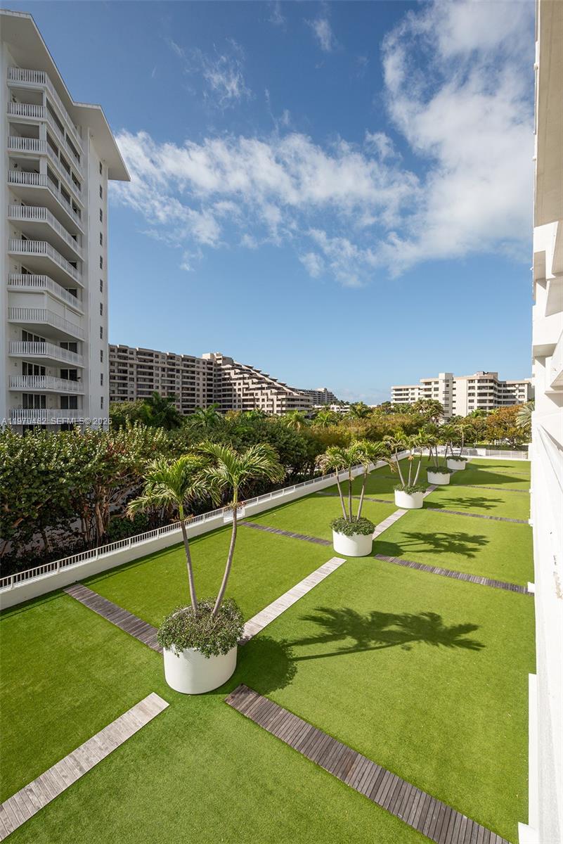 199 Ocean Lane Dr # 401