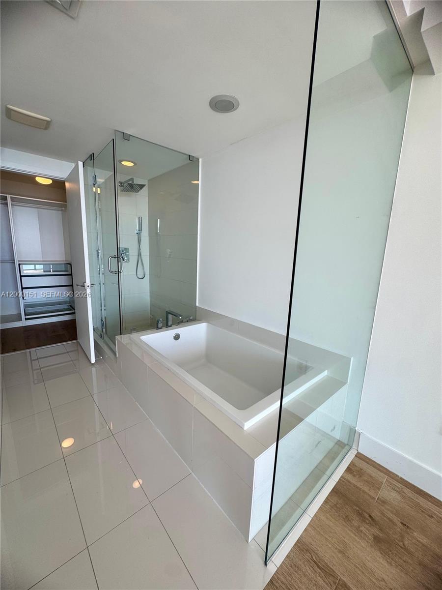650 NE 32 street # 1805