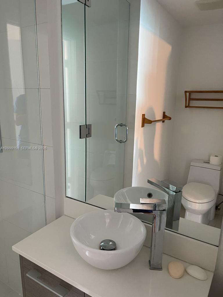 650 NE 32 street # 1805