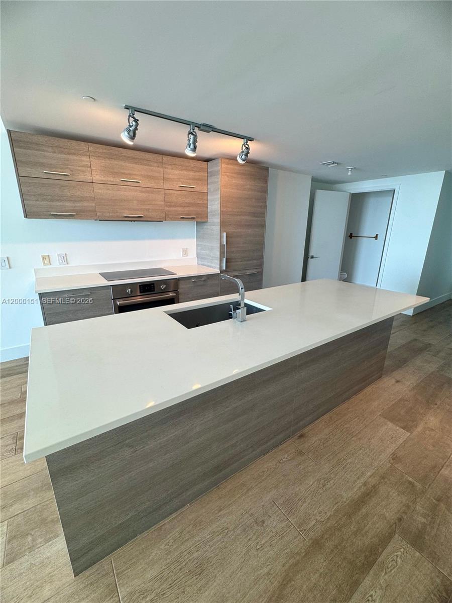 650 NE 32 street # 1805