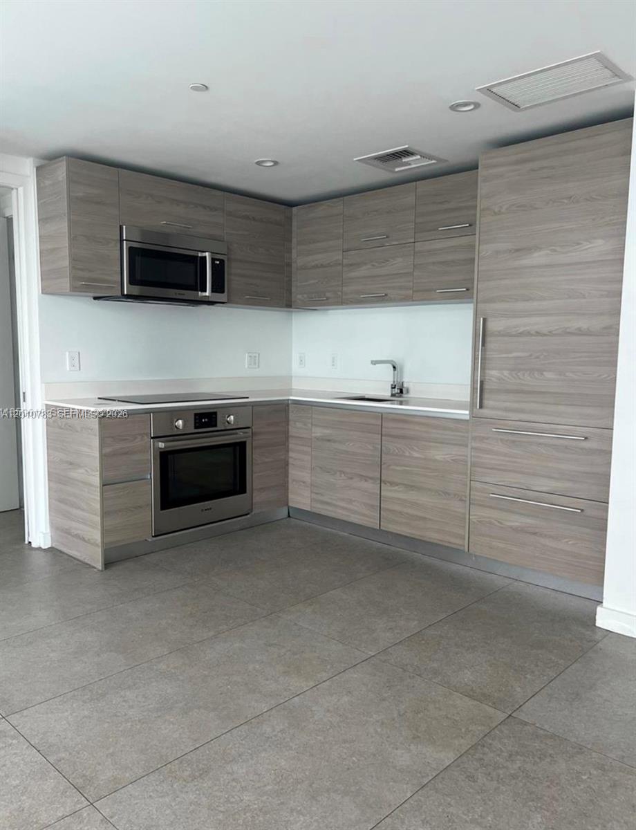 1300 S Miami Ave Unit: 1807