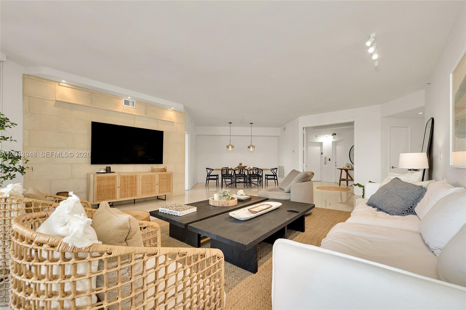 733 Crandon Blvd # 406