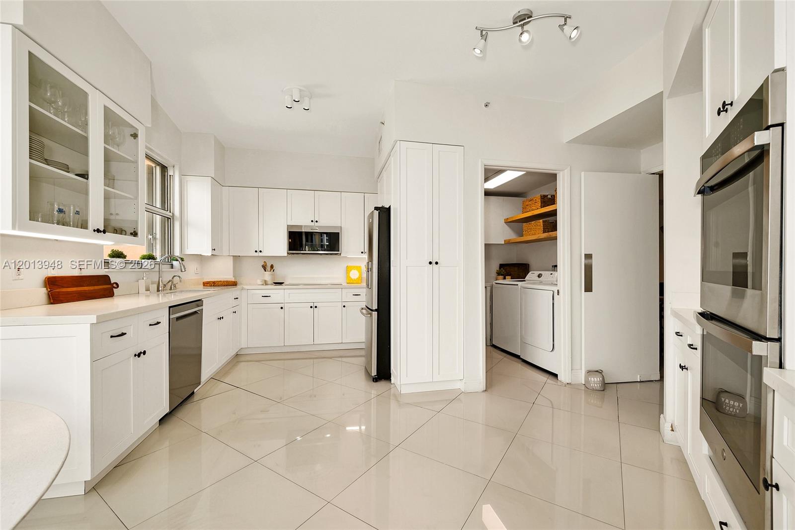 733 Crandon Blvd # 406