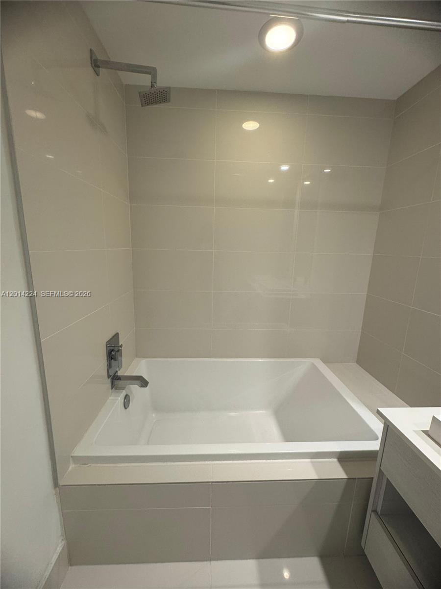 45 SW 9th St # 1104