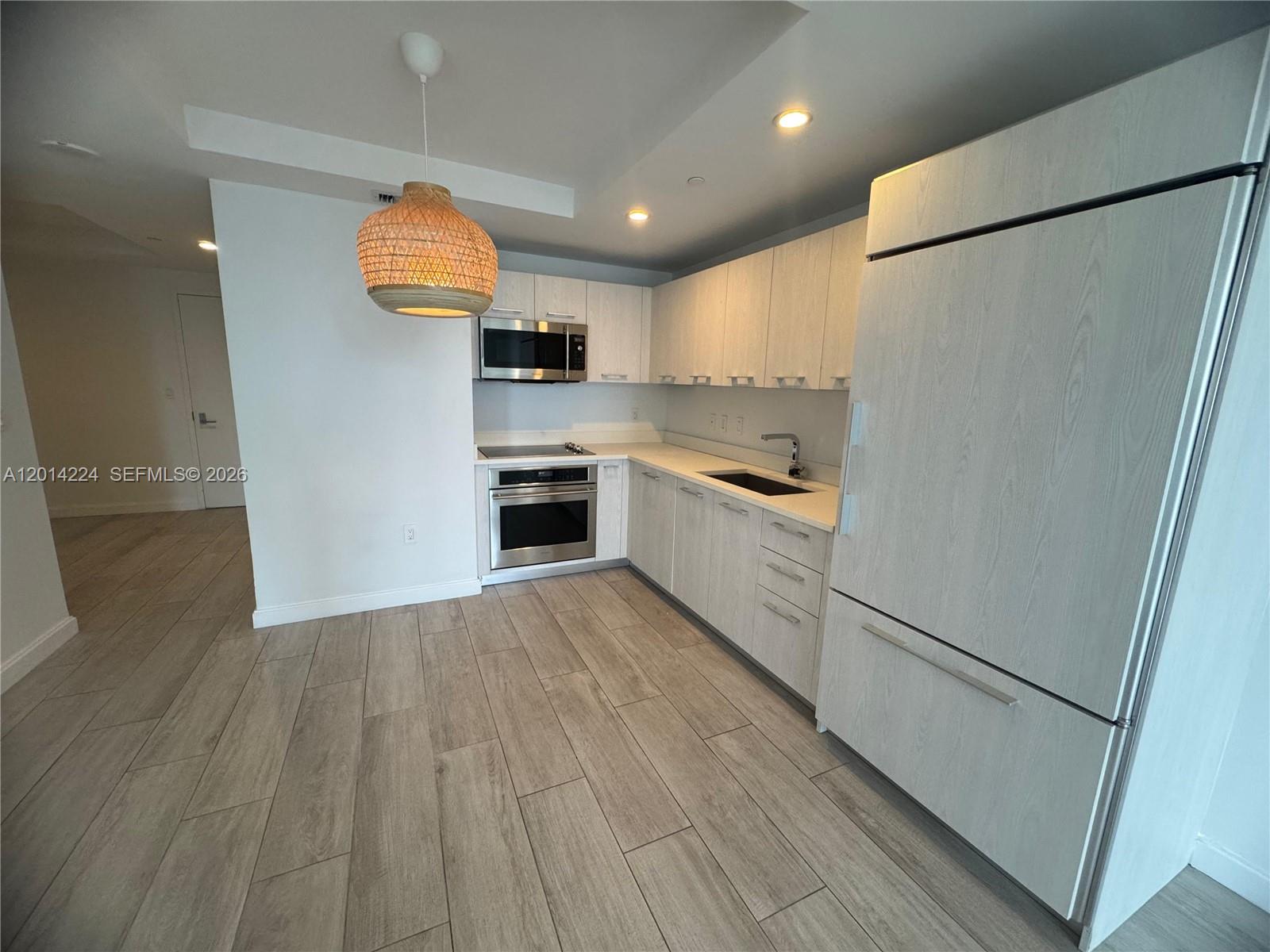45 SW 9th St # 1104