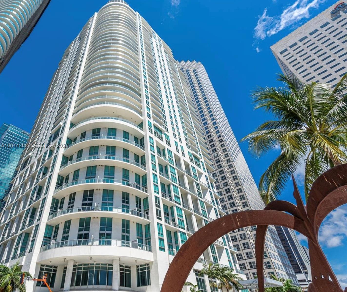 300 S Biscayne Blvd # 3701 Unit: T-3701