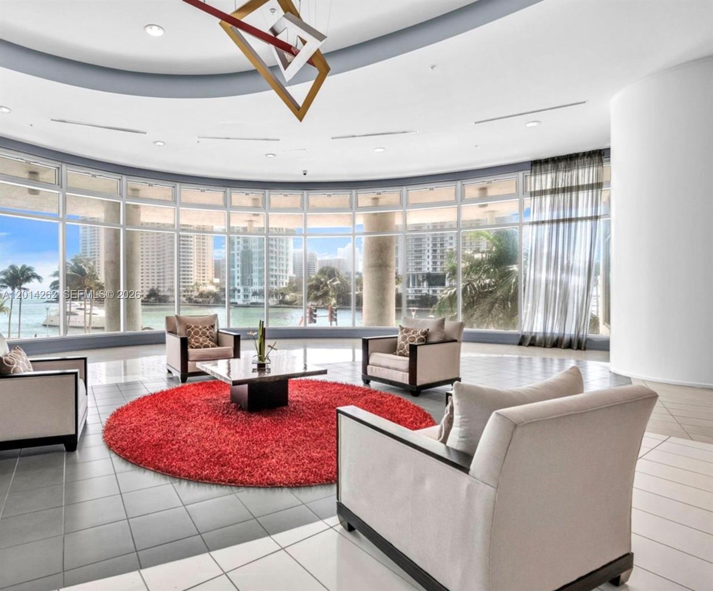 300 S Biscayne Blvd # 3701 Unit: T-3701
