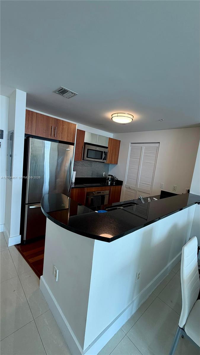 300 S Biscayne Blvd # 3212 Unit: T-3212