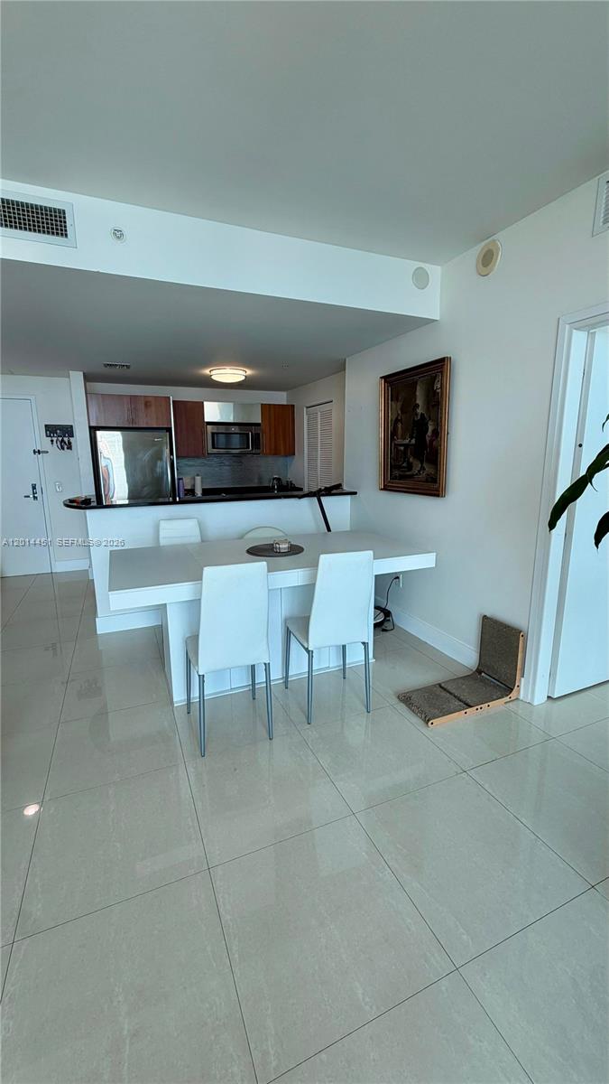 300 S Biscayne Blvd # 3212 Unit: T-3212