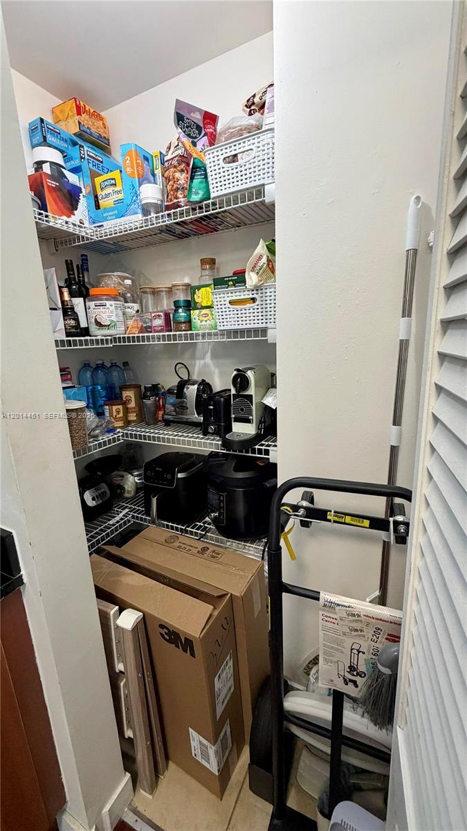 300 S Biscayne Blvd # 3212 Unit: T-3212