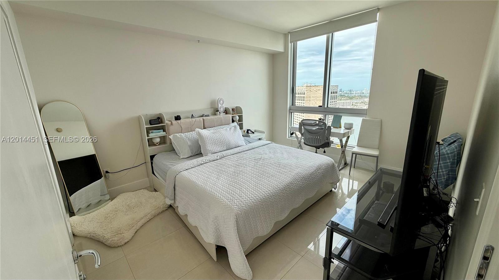 300 S Biscayne Blvd # 3212 Unit: T-3212