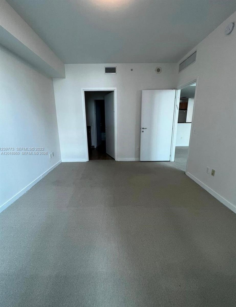 300 S Biscayne Blvd # 1606 Unit: T-1606
