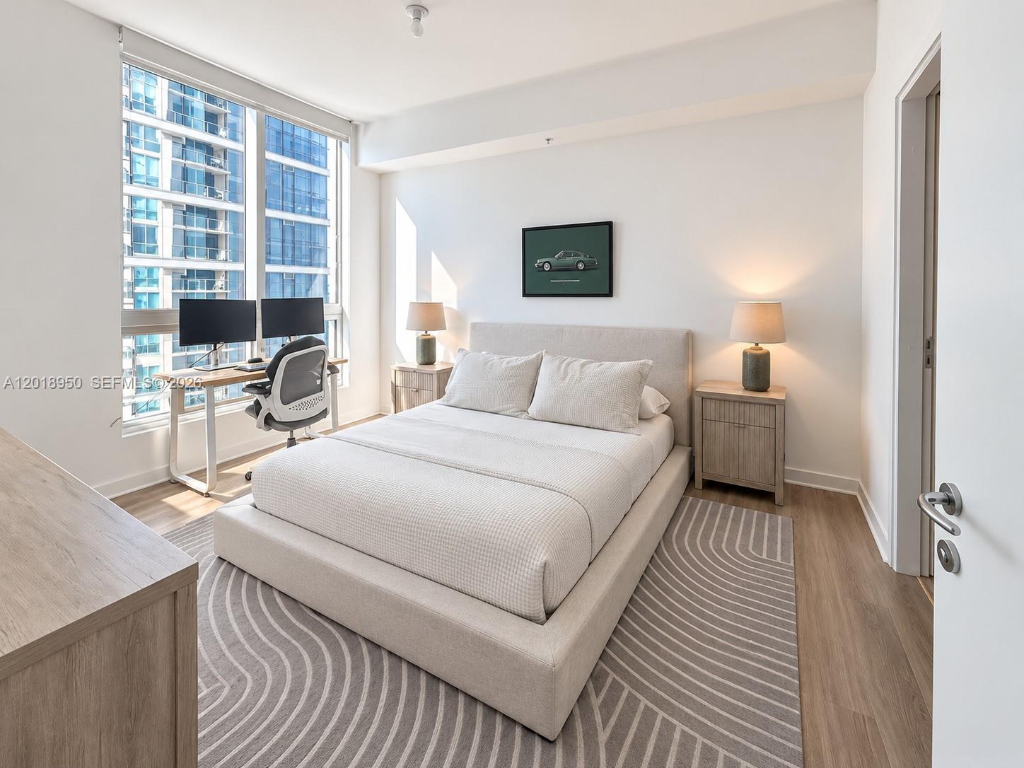 300 S Biscayne Blvd # 1606 Unit: T-1606