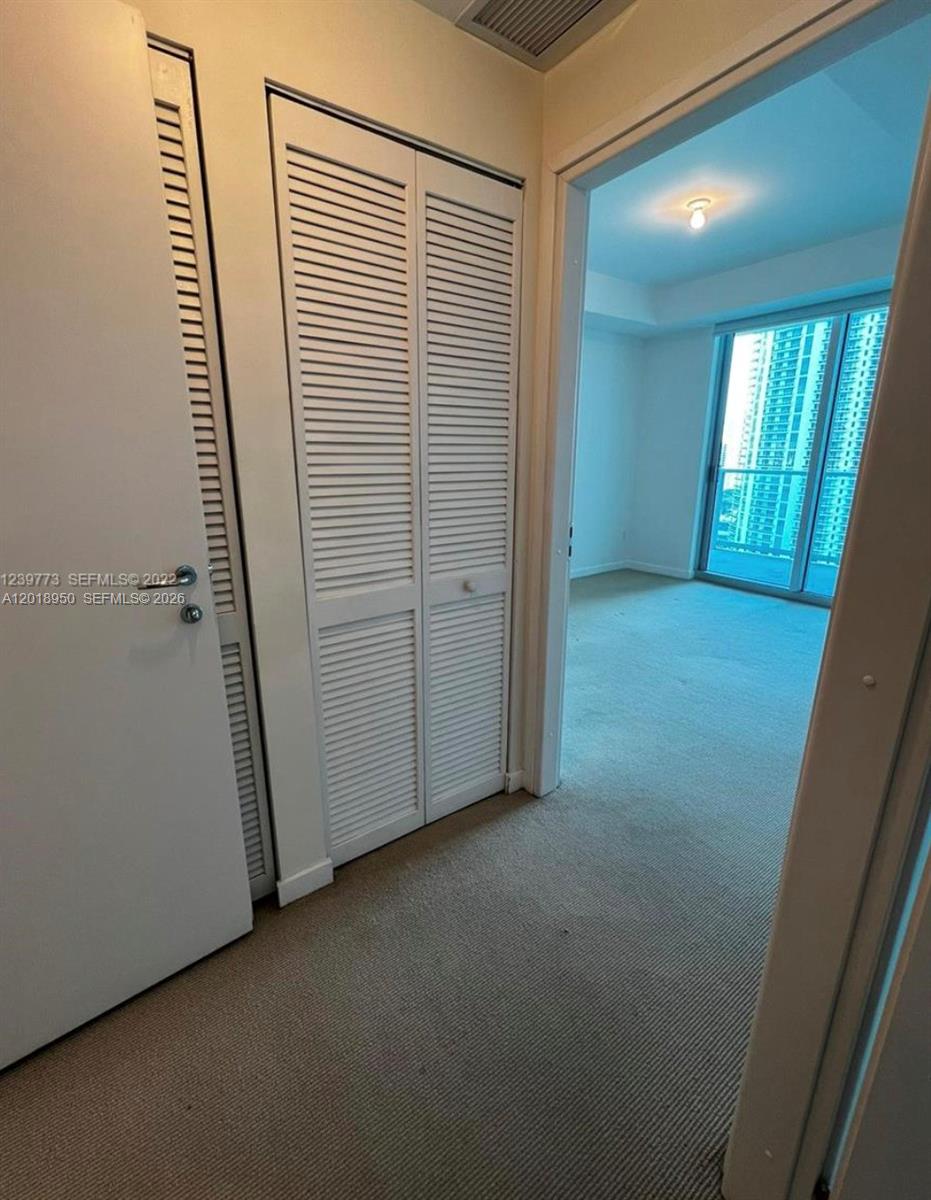 300 S Biscayne Blvd # 1606 Unit: T-1606