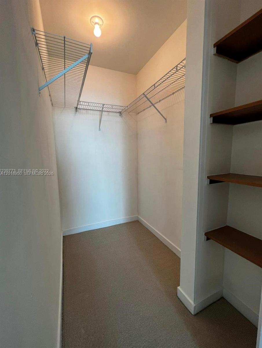 300 S Biscayne Blvd # 1606 Unit: T-1606