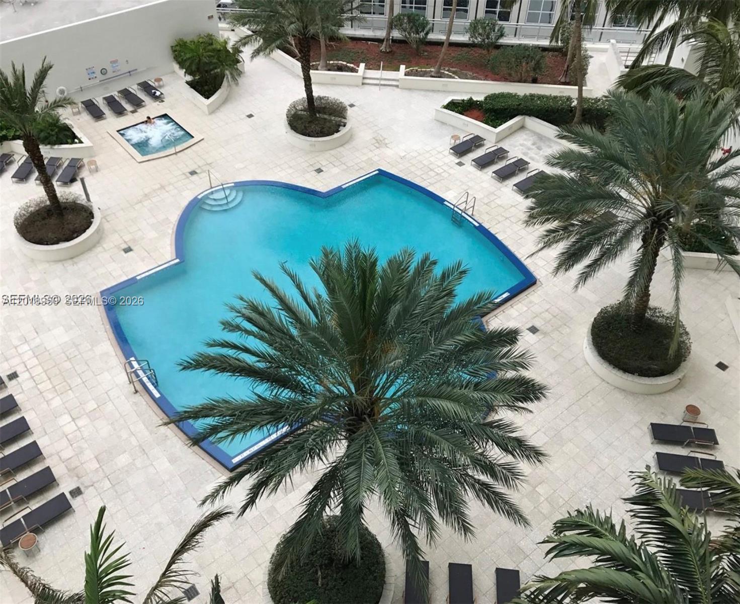 300 S Biscayne Blvd # 1606 Unit: T-1606