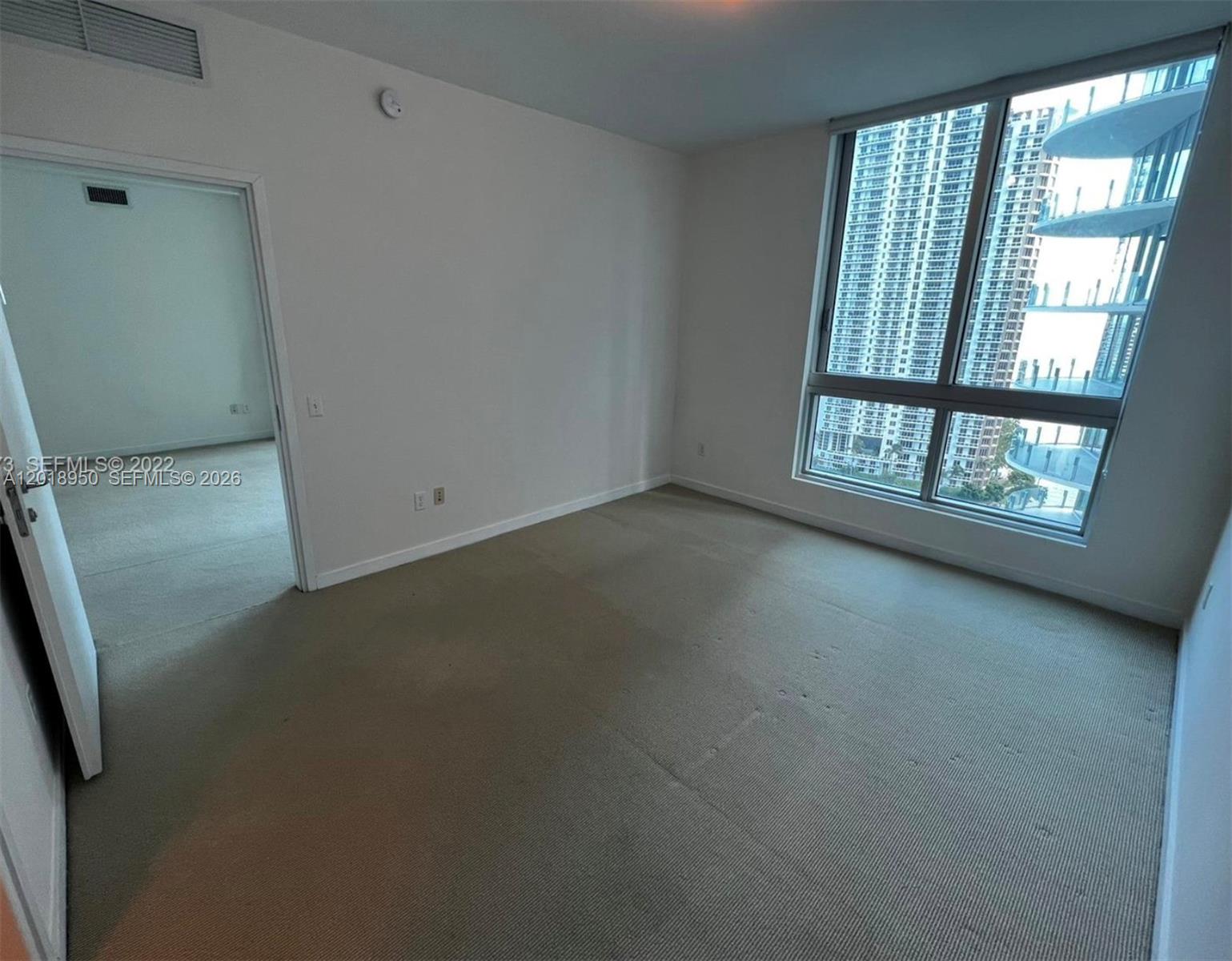 300 S Biscayne Blvd # 1606 Unit: T-1606