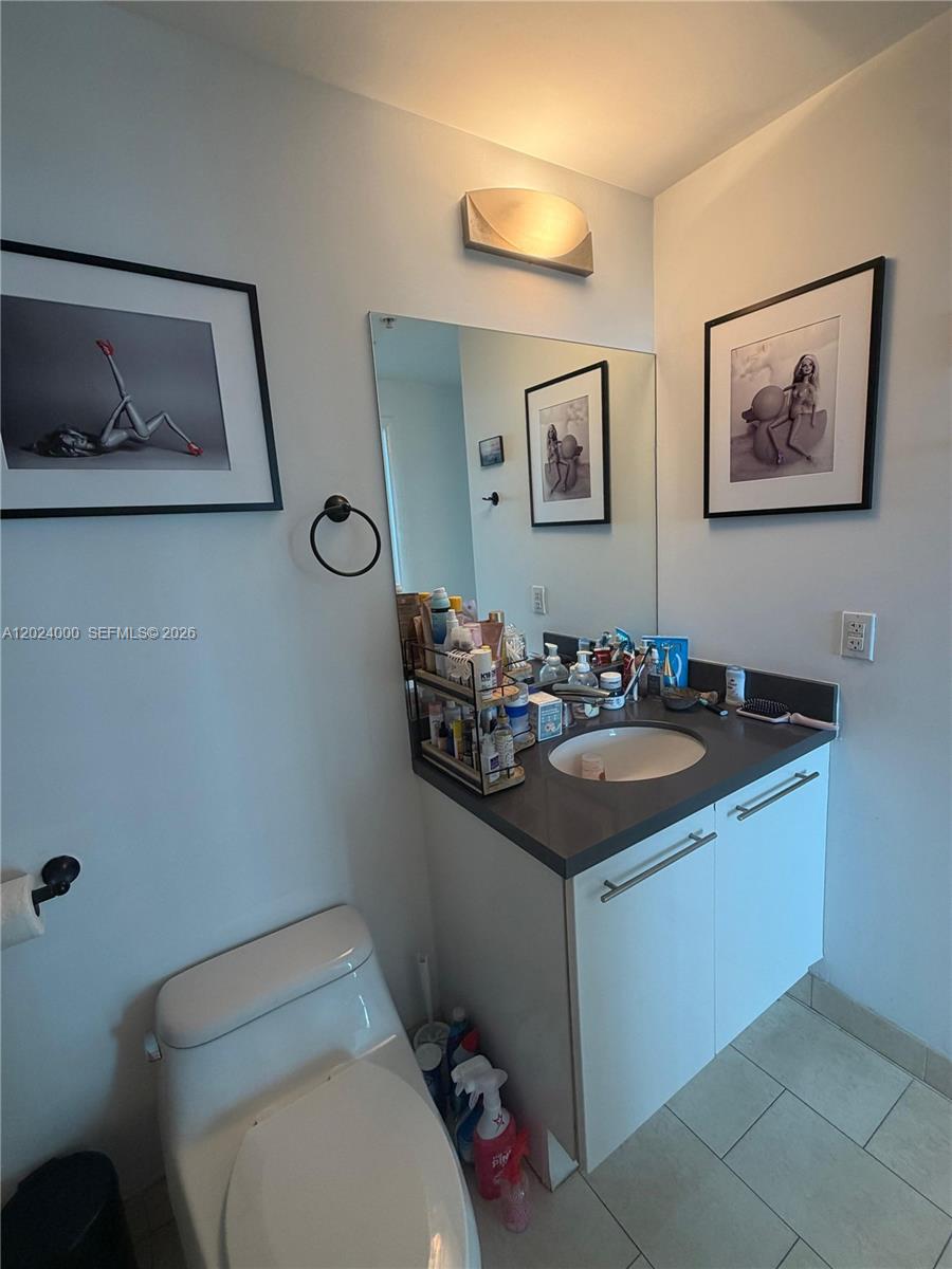 90 SW 3rd St # 1811