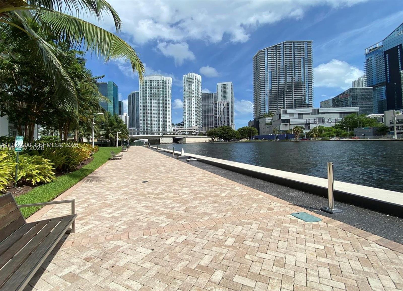 90 SW 3rd St # 1811
