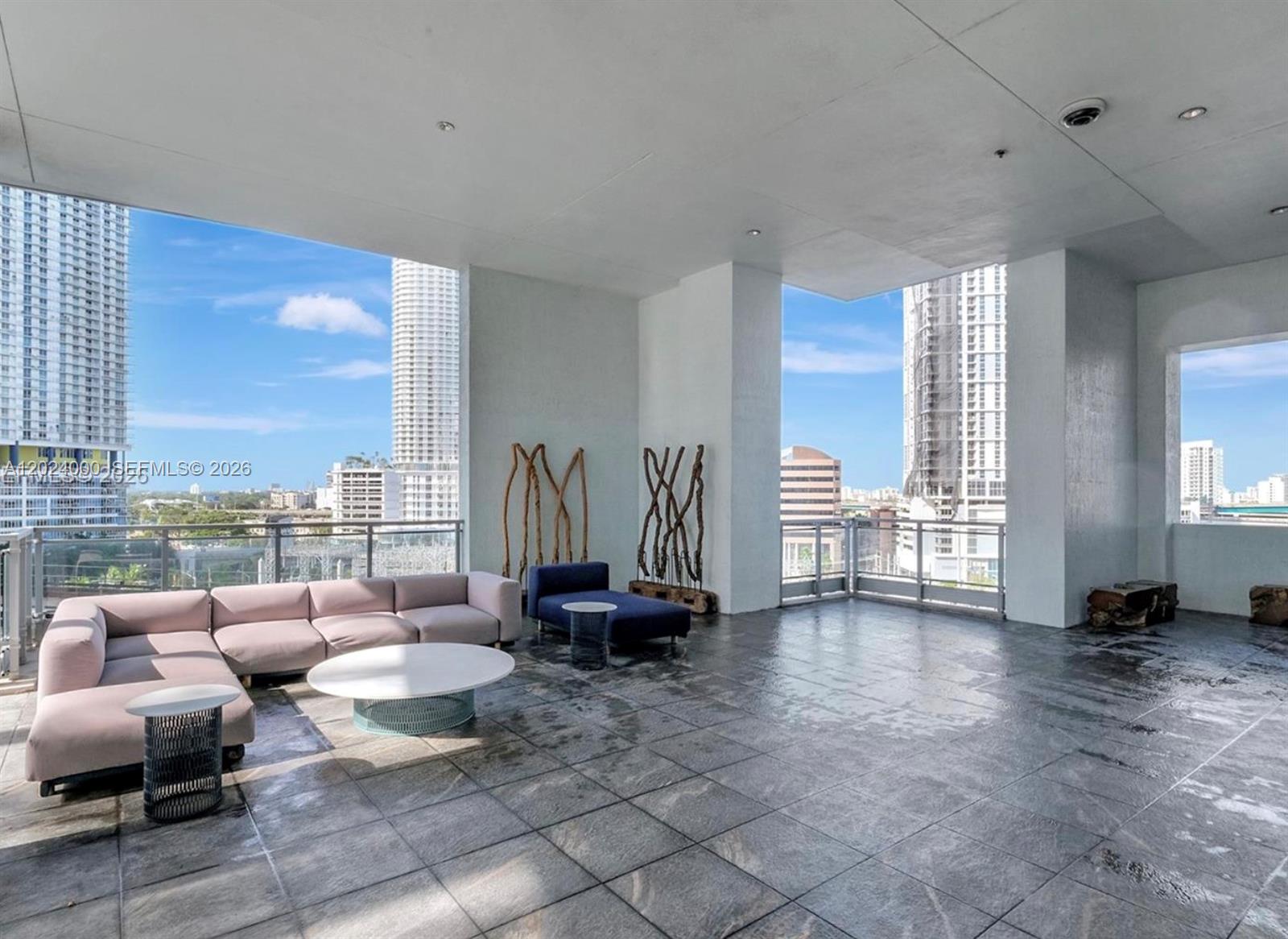 90 SW 3rd St # 1811