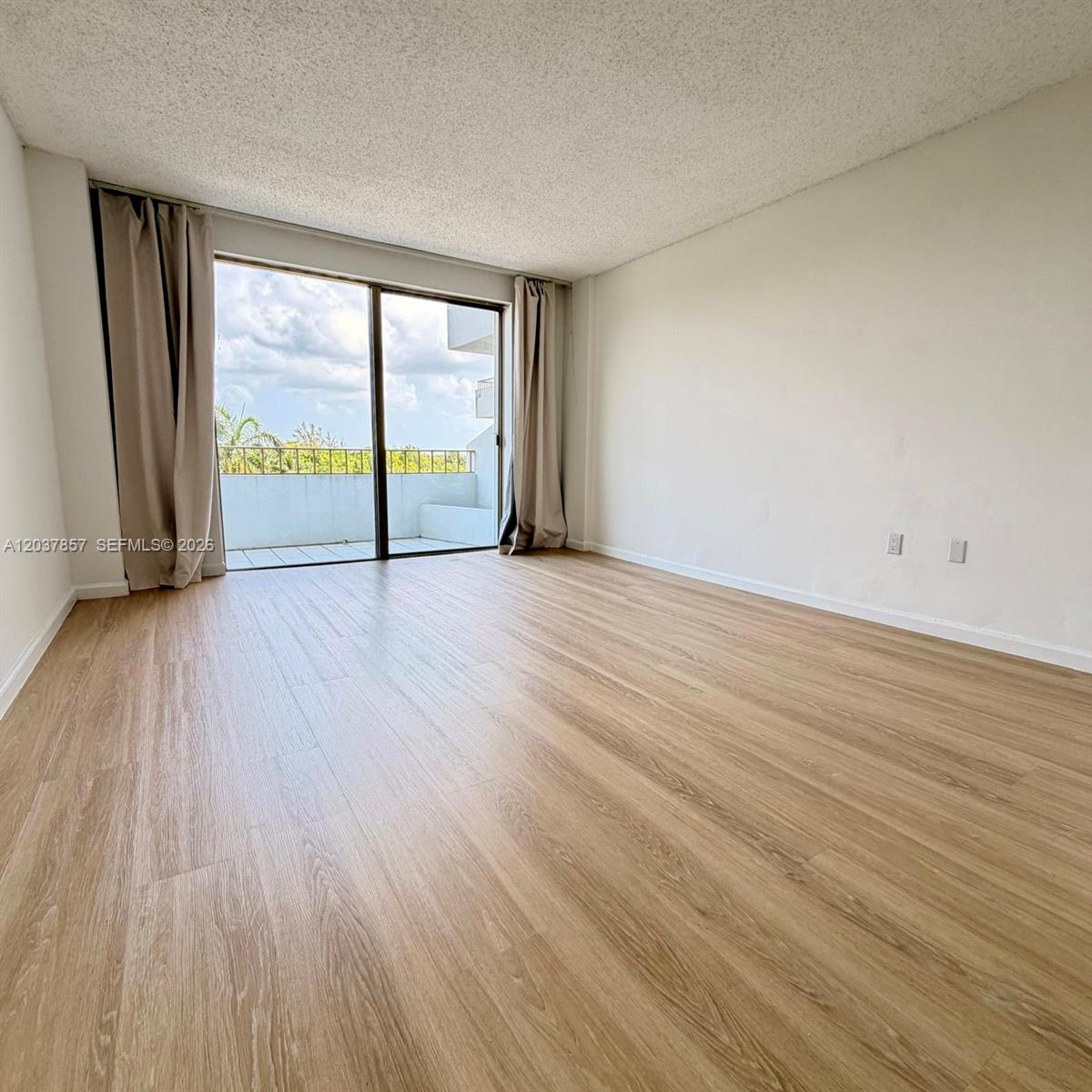 155 Ocean Lane Dr # 504