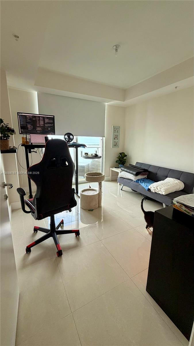 300 S Biscayne Blvd # 3212 Unit: T-3212