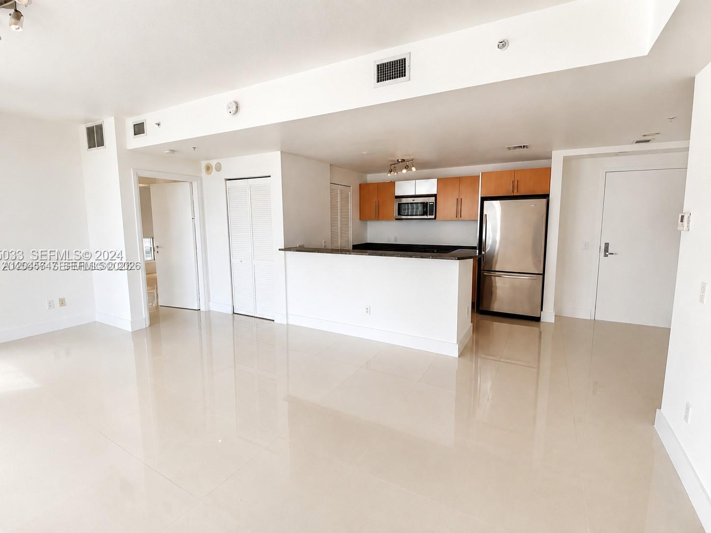 300 S Biscayne Blvd # 2302 Unit: T-2302
