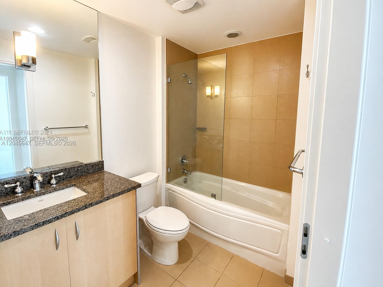 300 S Biscayne Blvd # 2302 Unit: T-2302