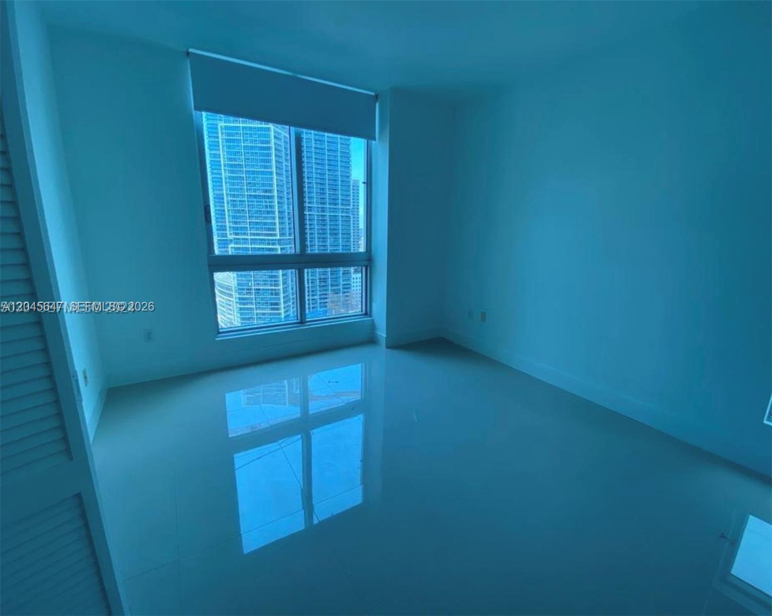 300 S Biscayne Blvd # 2302 Unit: T-2302