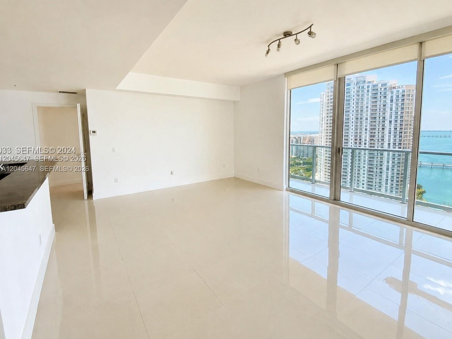 300 S Biscayne Blvd # 2302 Unit: T-2302