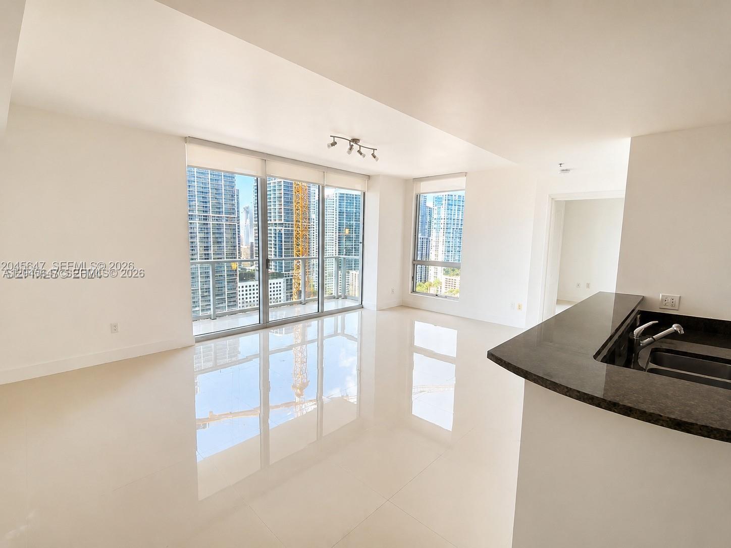 300 S Biscayne Blvd # 2302 Unit: T-2302