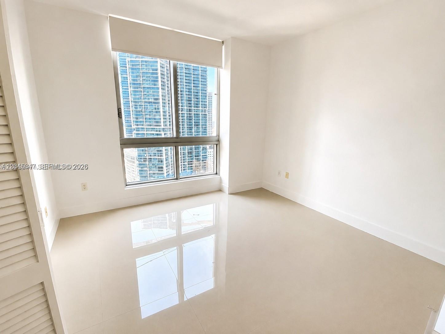 300 S Biscayne Blvd # 2302 Unit: T-2302
