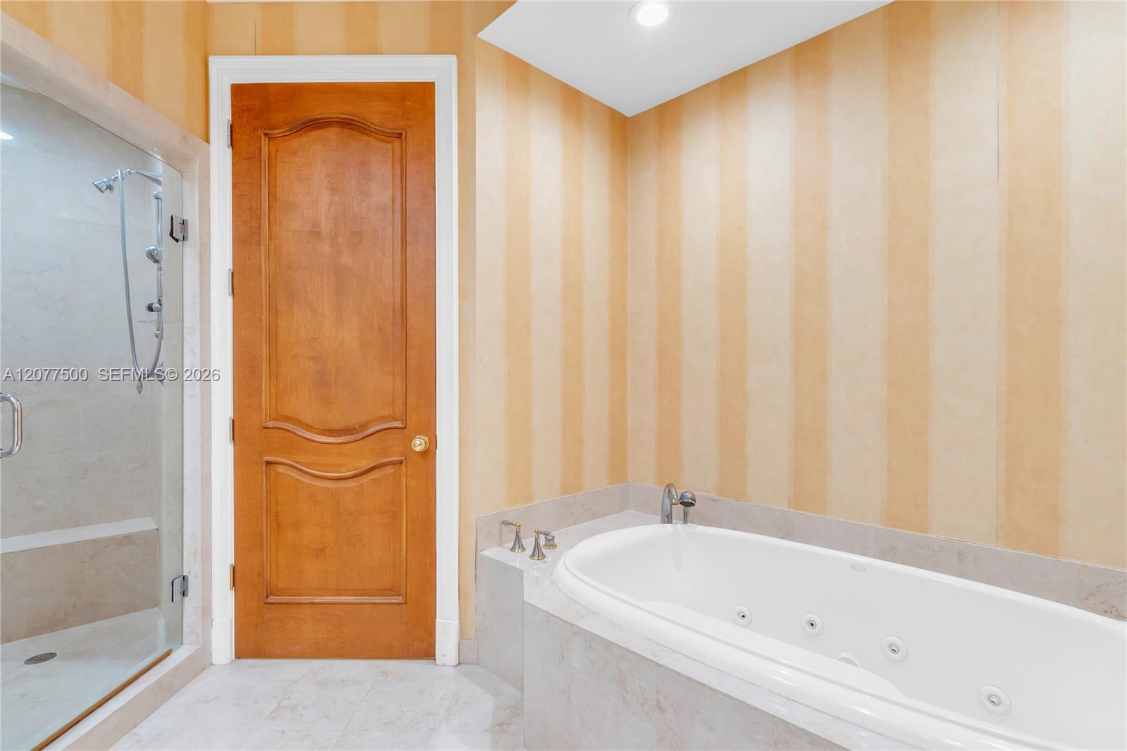 791 Crandon Blvd Unit: PH04