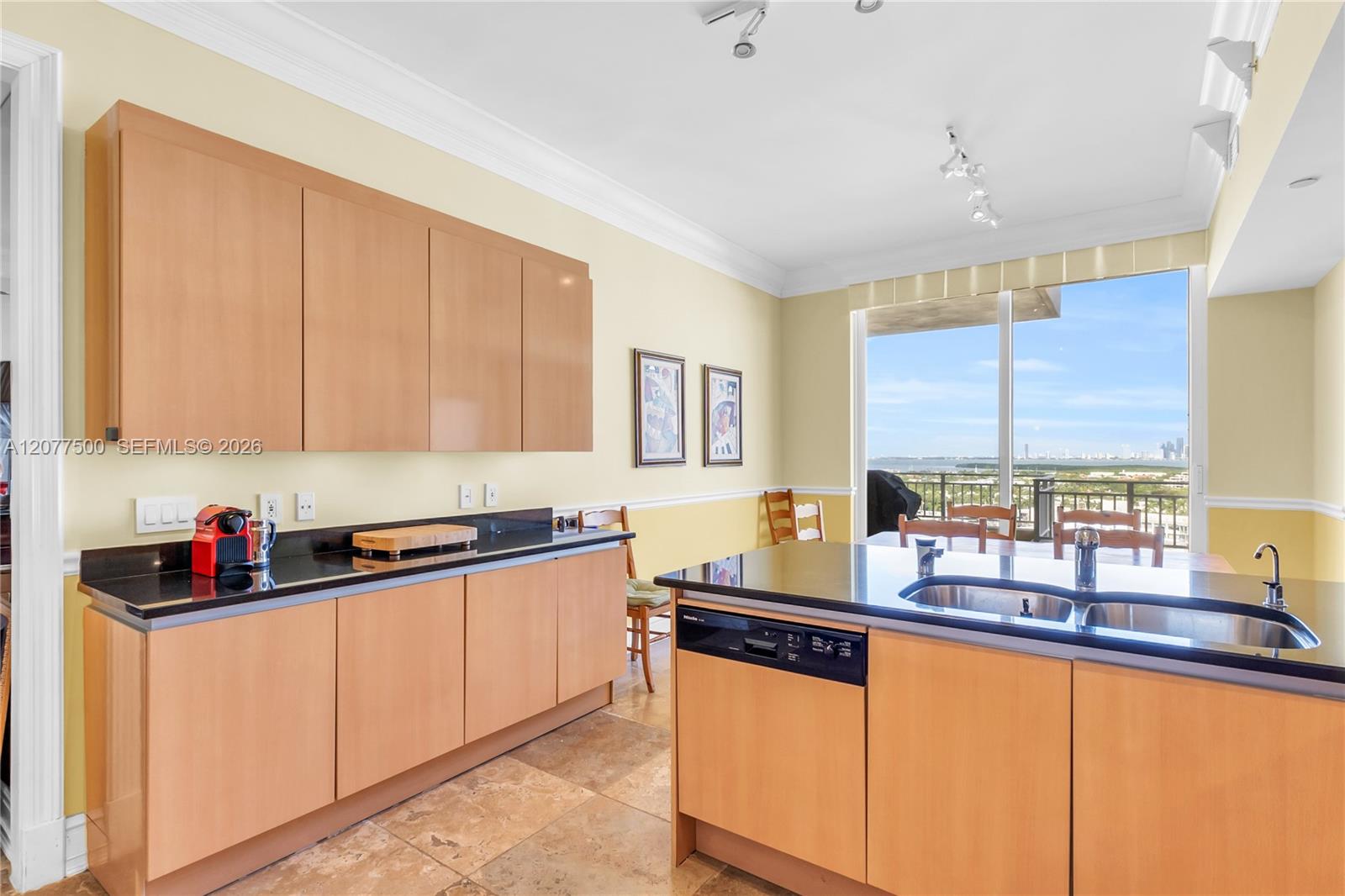 791 Crandon Blvd Unit: PH04