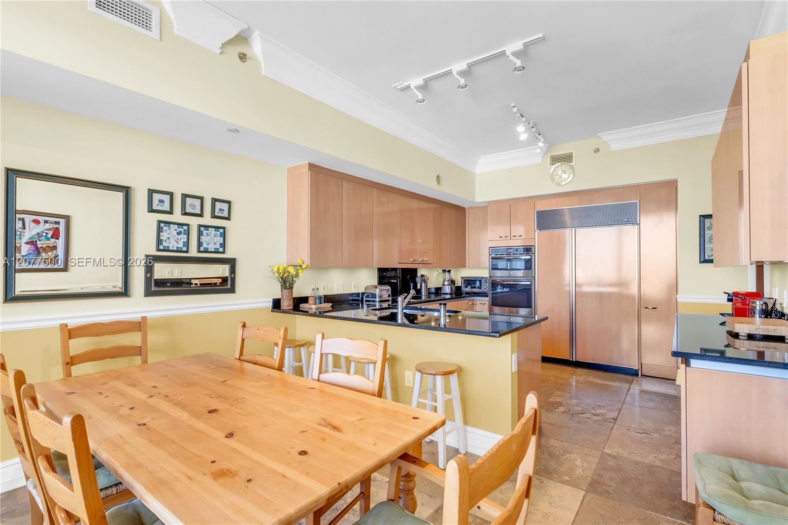791 Crandon Blvd Unit: PH04