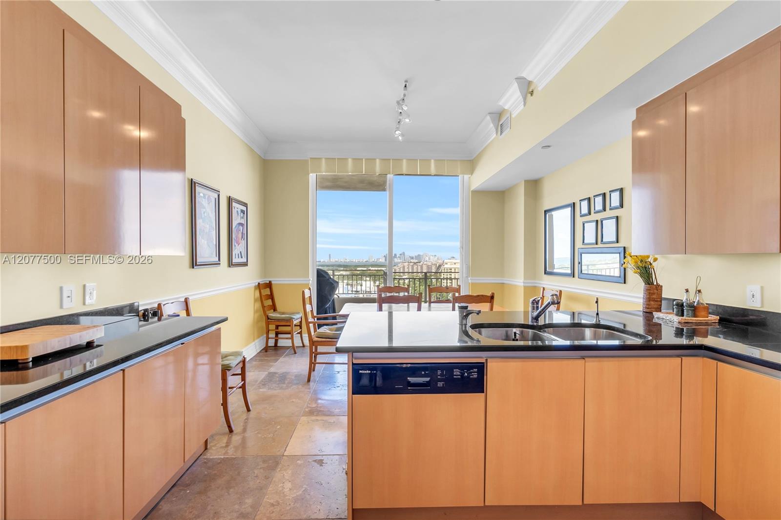 791 Crandon Blvd Unit: PH04