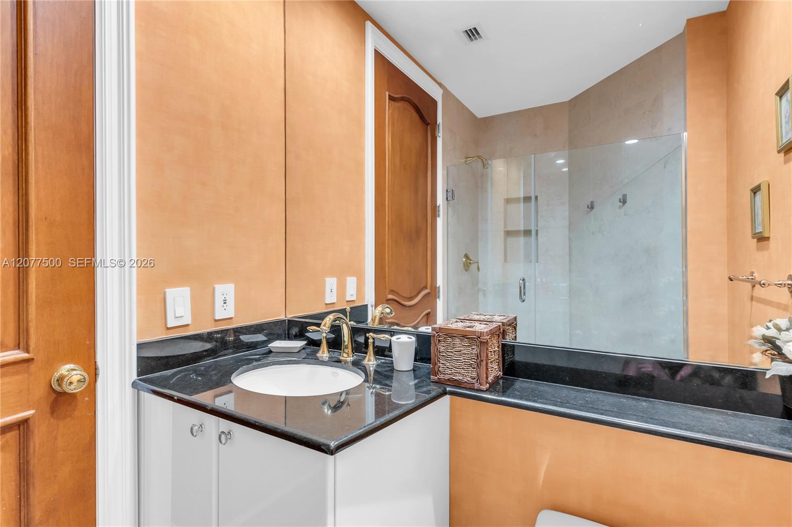 791 Crandon Blvd Unit: PH04