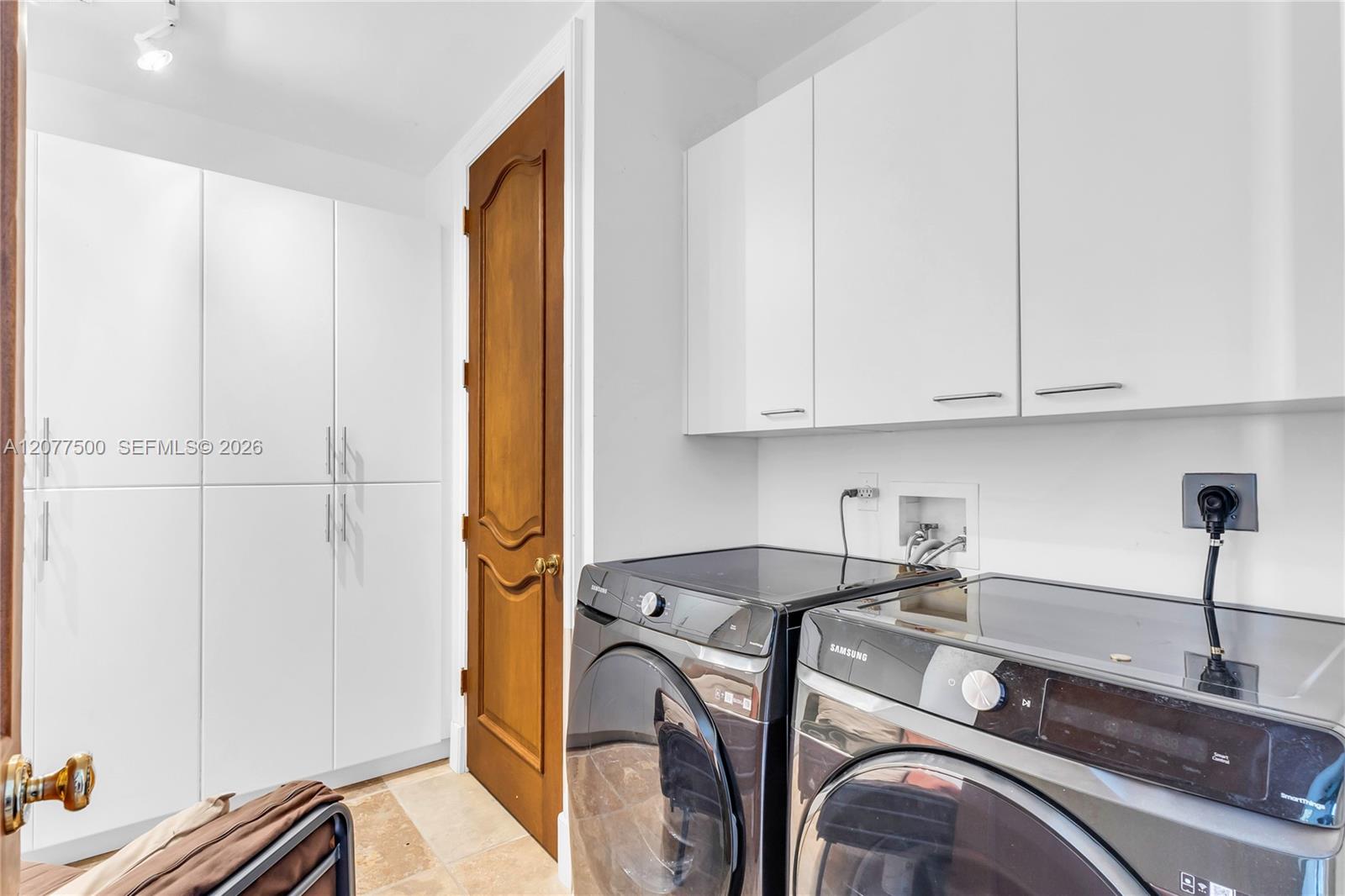 791 Crandon Blvd Unit: PH04