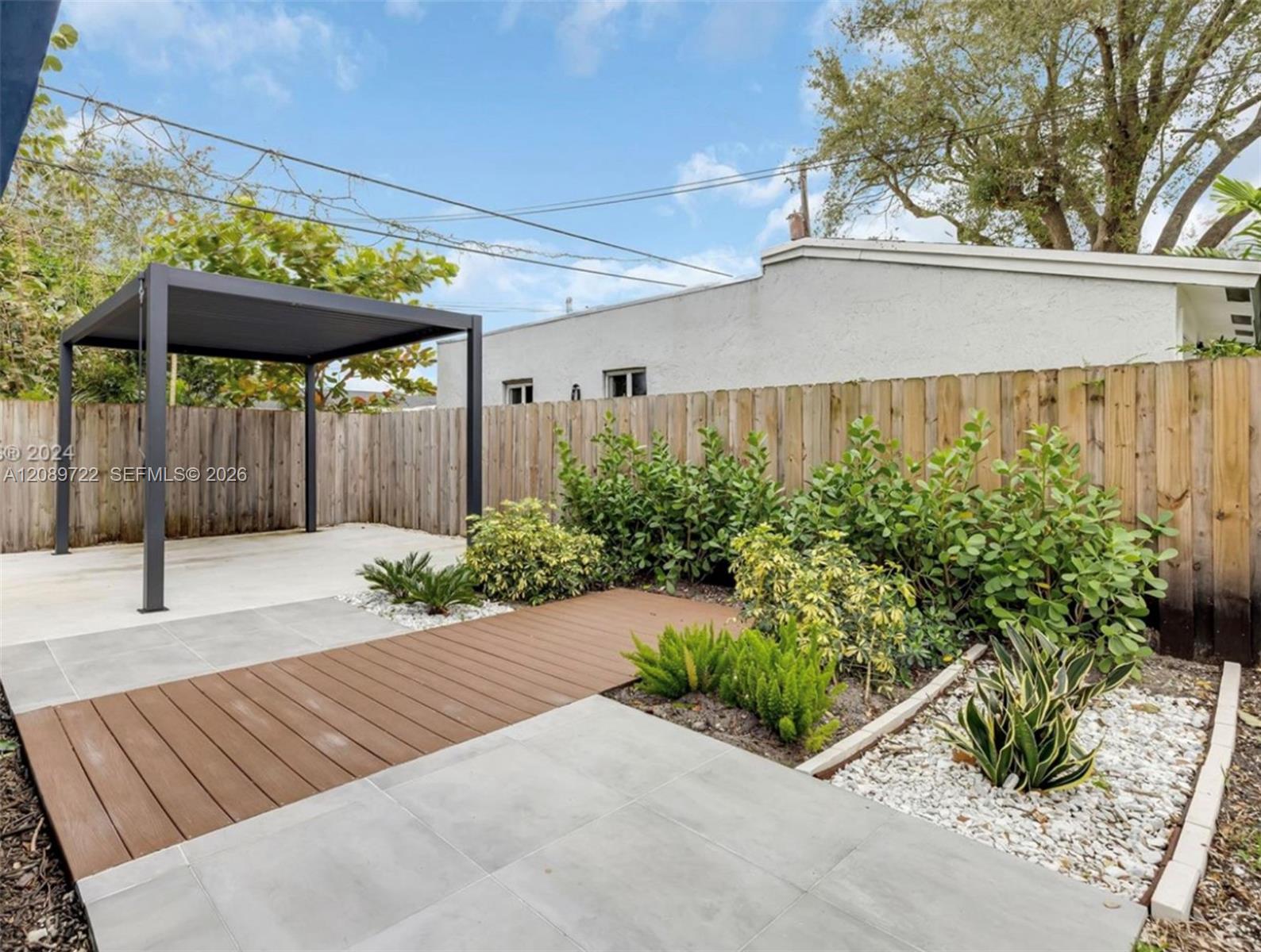 345 NW 44th St