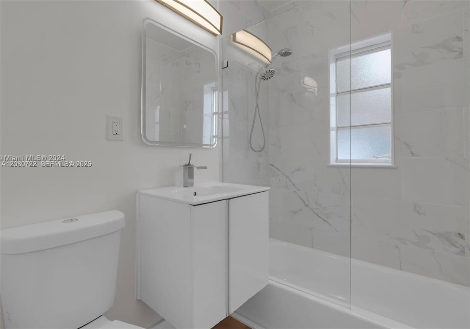 345 NW 44th St