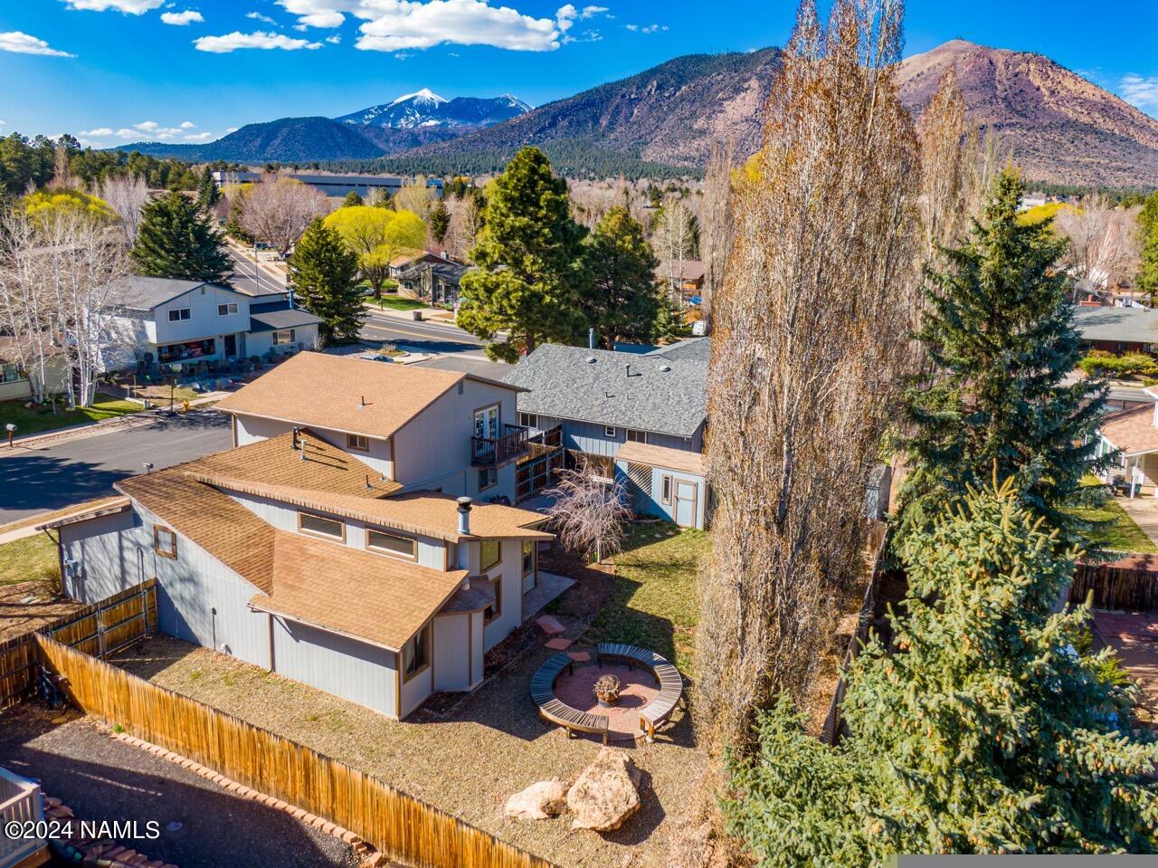1818 N Hornet Way