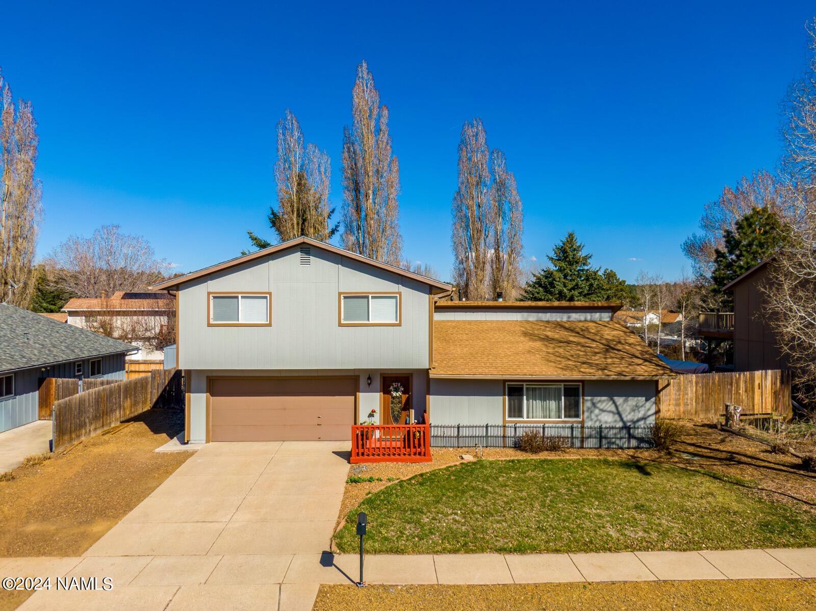 1818 N Hornet Way